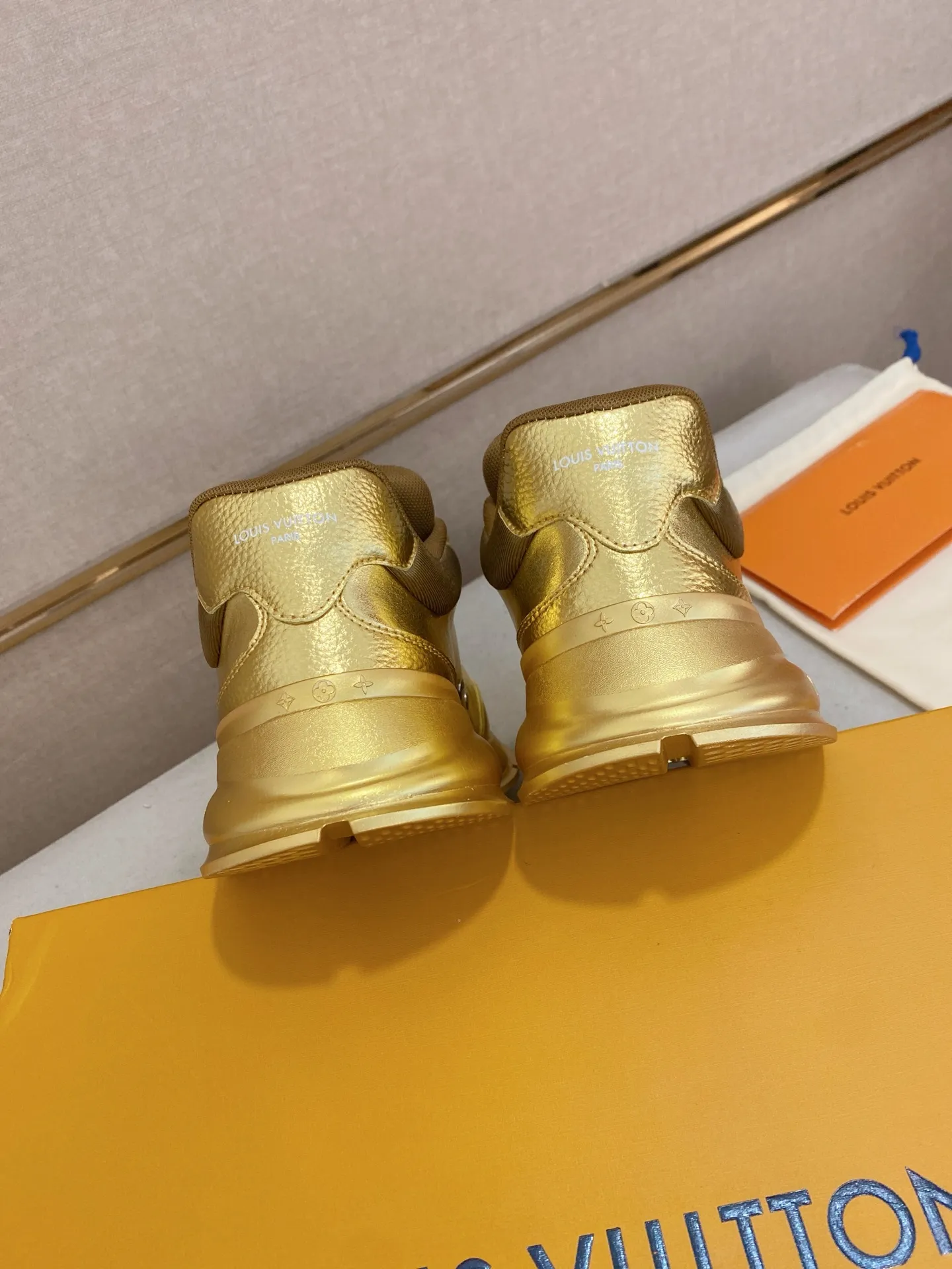 Men's shoes 💰: 660💰 LV. Popular items in men's shoes counter, official website synchronization, 1:1 high quality shipping ✔️Original cowhide, original factory sole, 39-45 (38.46 customized, non-refundable)